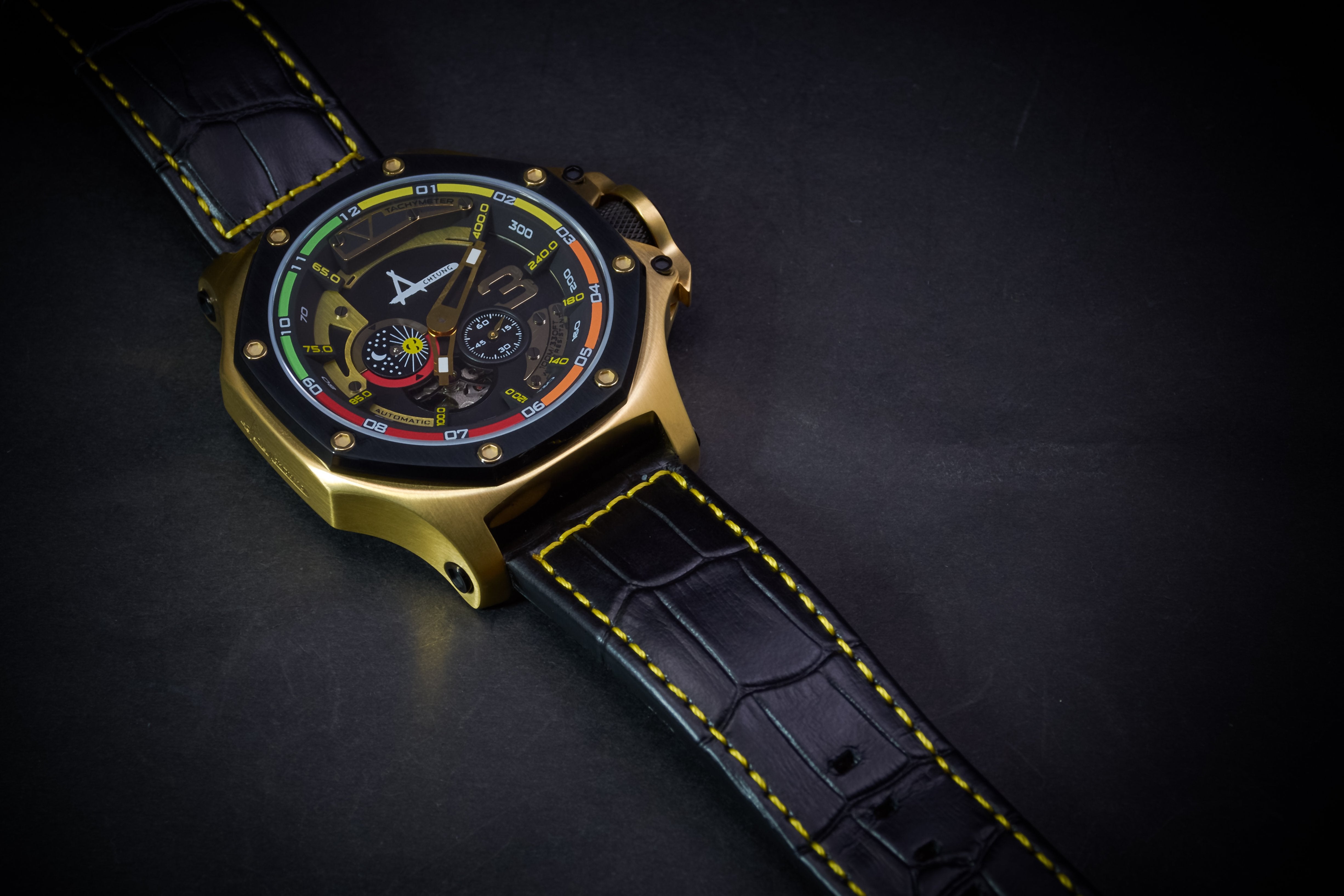 Achtung Turbo3/ Yellow Gold and Black